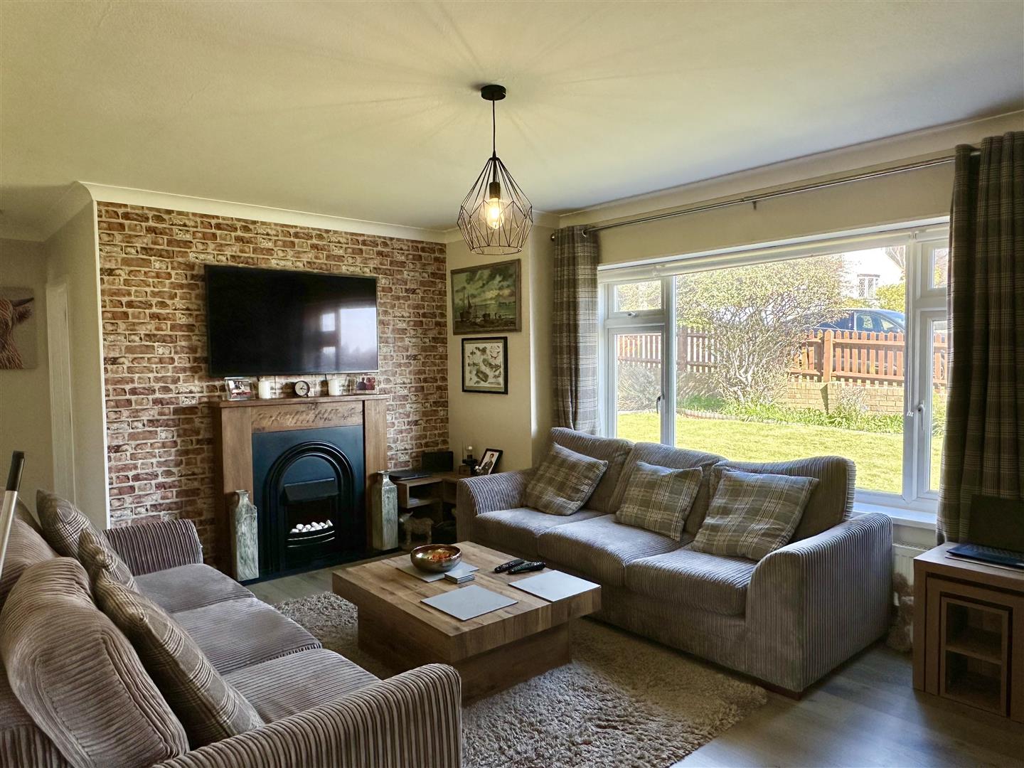 2 bed property in Glyne Ascent, Bexhill-On-Sea